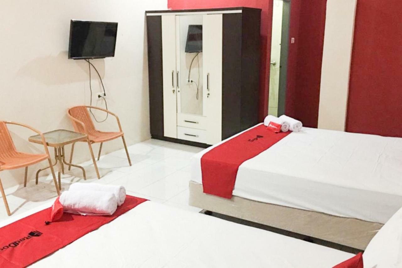 Reddoorz @ Simpang Lima Jupiter Hotel Sorong Exterior photo